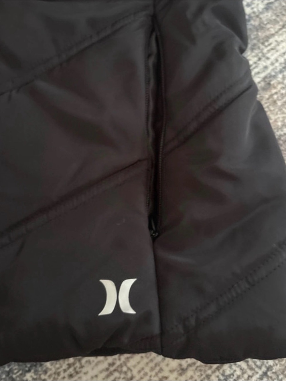 Hurley Black Quilted Puffer Vest with Logo - Picture 2 of 3
